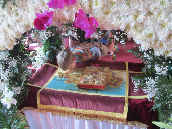 Scene from Procession With The Burial Shroud.